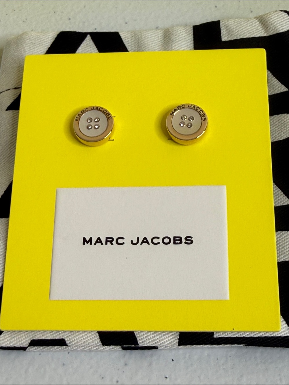 NWT Marc Jacobs THE BUTTON Mother of Pearl Stud Earrings